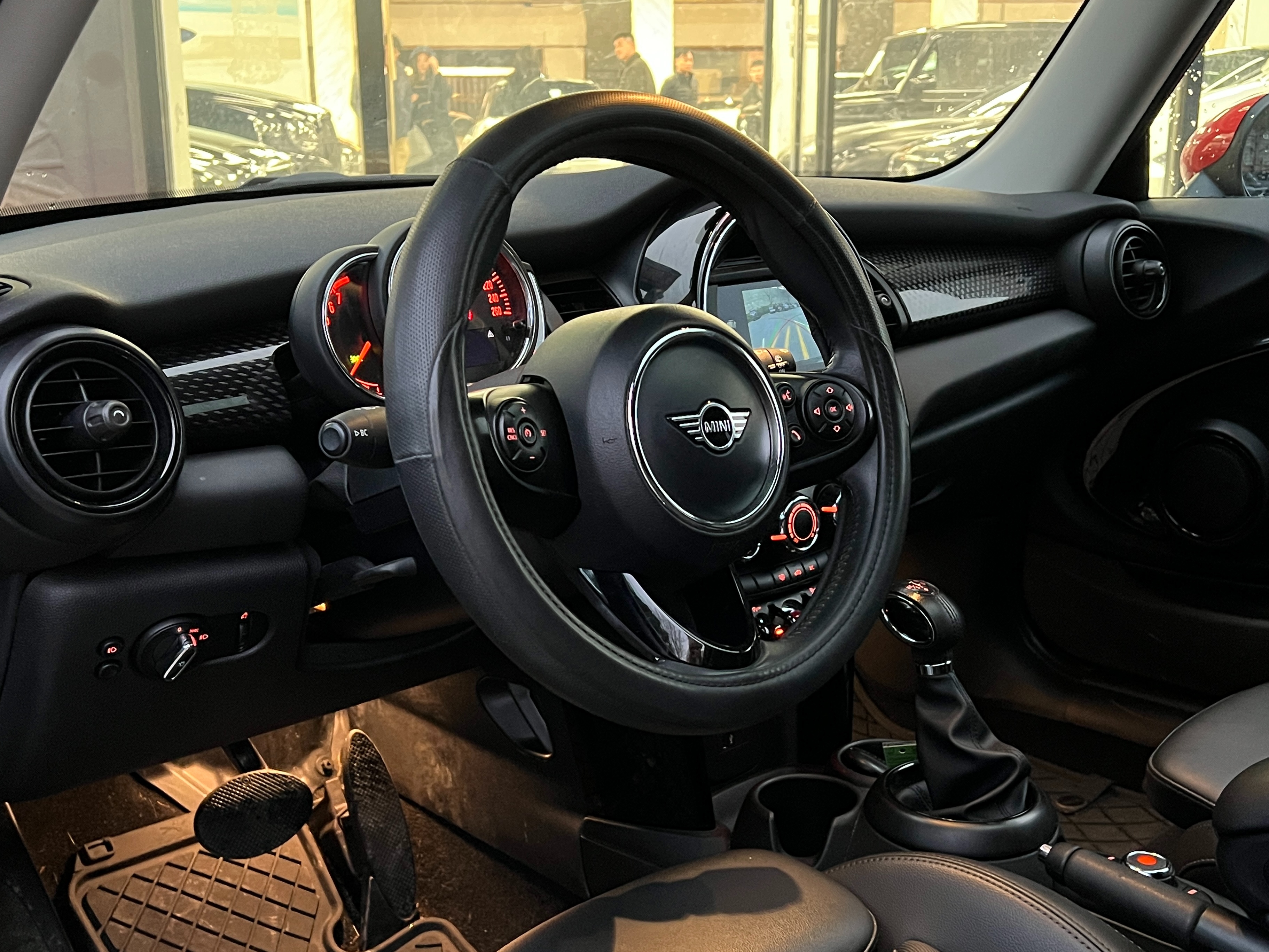 2019 Mini Cooper s - Image 8